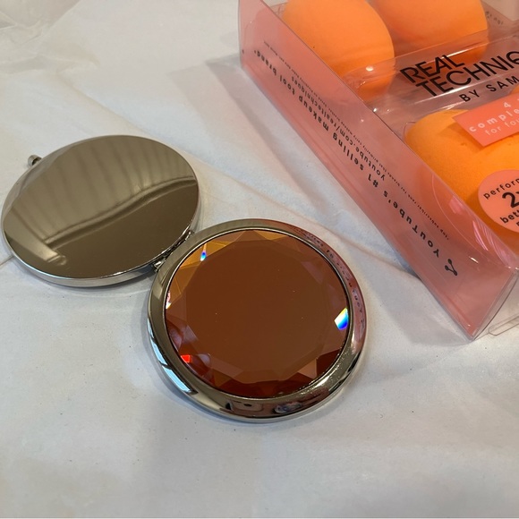 🌸Beauty blender and pocket mirror bundle - Picture 4 of 9